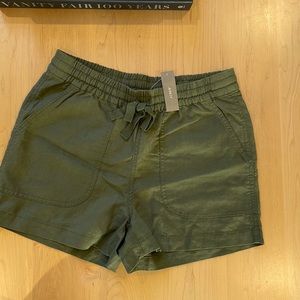 NWT J. Crew linen shorts. Olive Green. Size XS